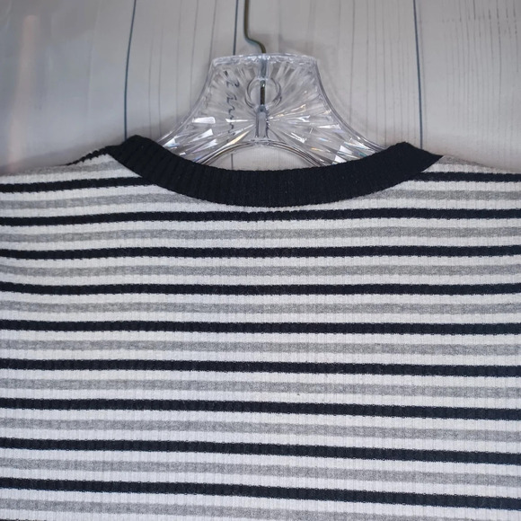 No Boundaries 90’s grunge striped ribbed juniors cropped fitted top - Picture 9 of 10